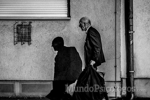 Como a psicologia pode ajudar um idoso?