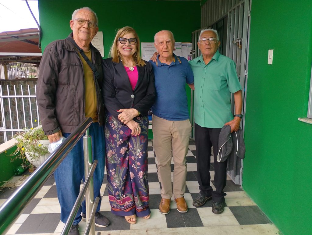Associados ilustres visitam a AACEP